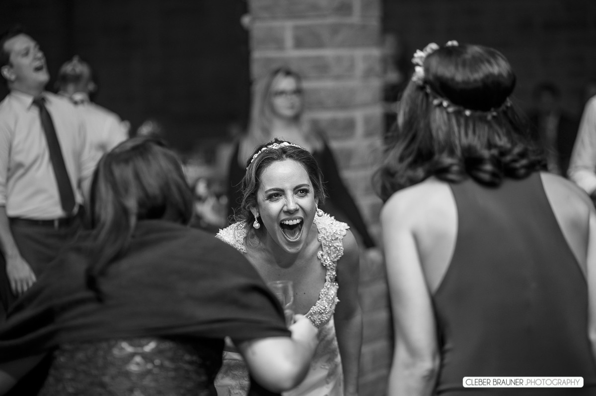 Lindo casamento fotografado na VinicolaCave de Pedra, em Bento Gonçalves na Serra Gaucha, pelo fotógrafo de casamento de Garibaldi Cleber Brauner.
