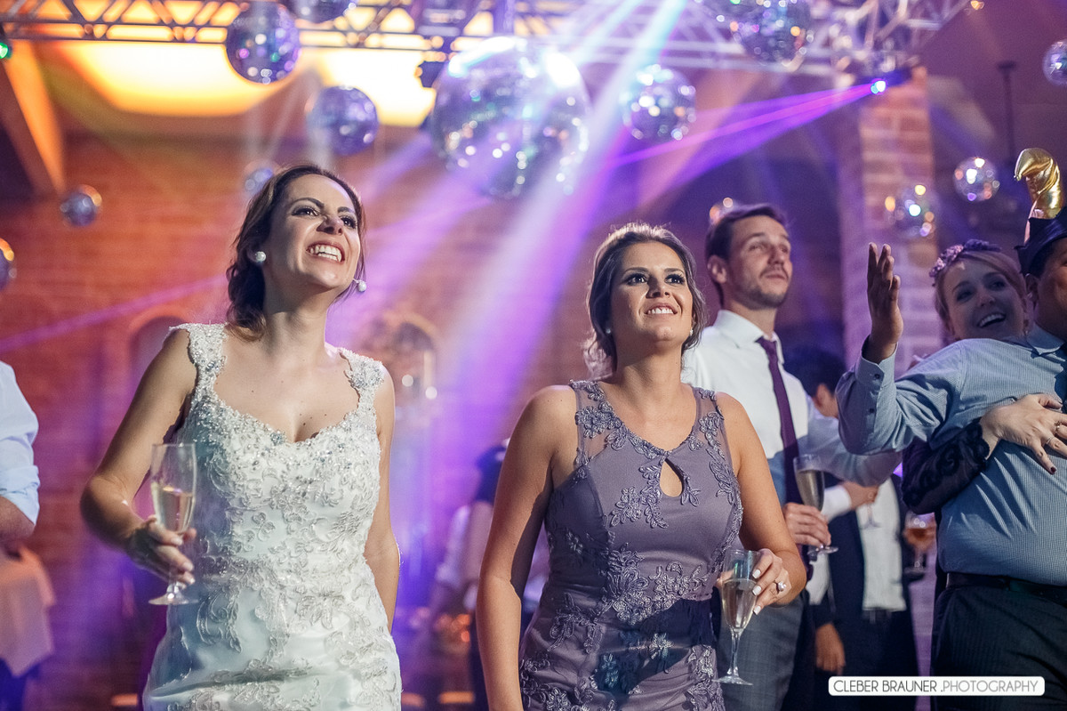 Lindo casamento fotografado na VinicolaCave de Pedra, em Bento Gonçalves na Serra Gaucha, pelo fotógrafo de casamento de Garibaldi Cleber Brauner.