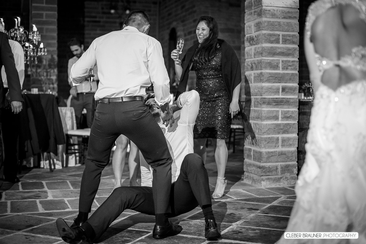 Lindo casamento fotografado na VinicolaCave de Pedra, em Bento Gonçalves na Serra Gaucha, pelo fotógrafo de casamento de Garibaldi Cleber Brauner.