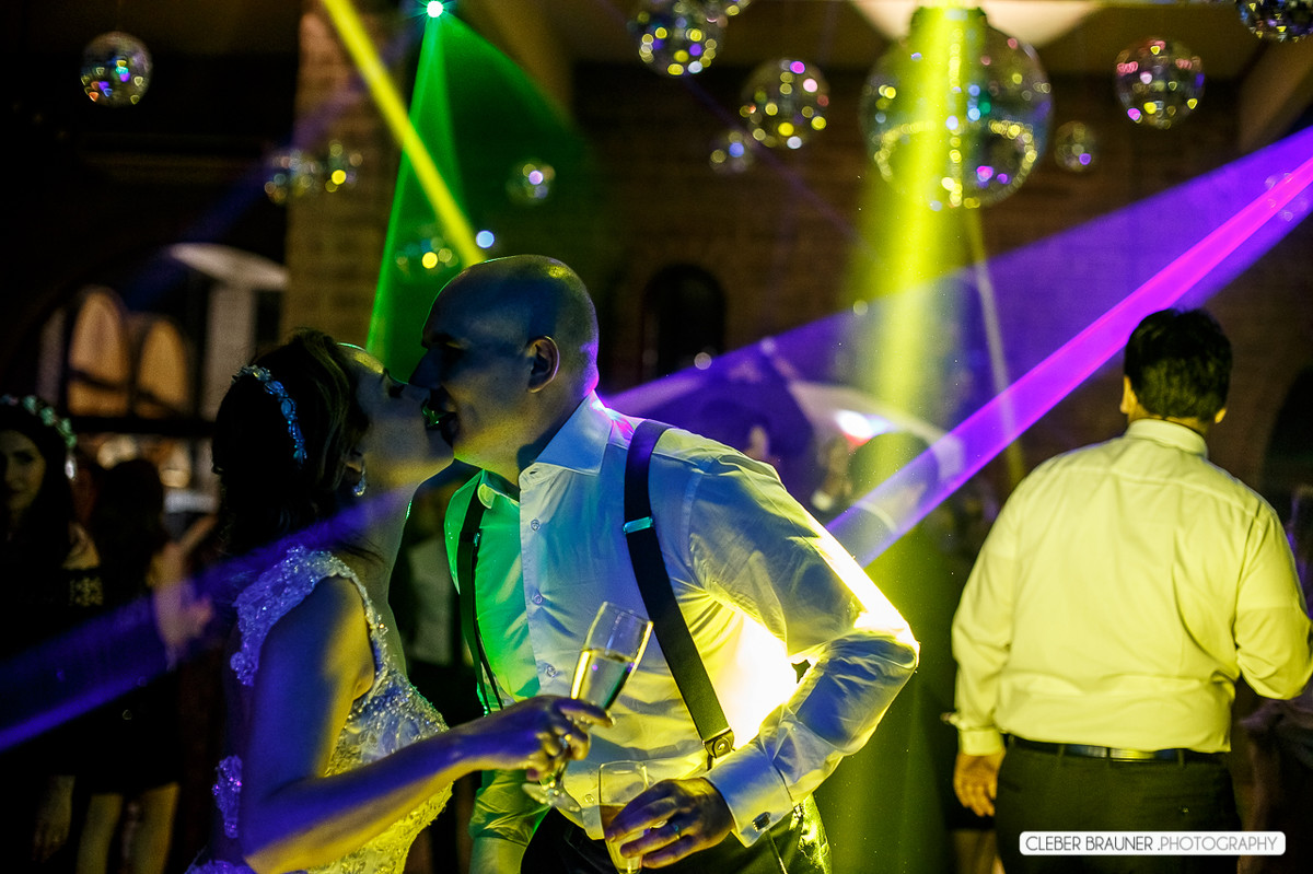 Lindo casamento fotografado na VinicolaCave de Pedra, em Bento Gonçalves na Serra Gaucha, pelo fotógrafo de casamento de Garibaldi Cleber Brauner.