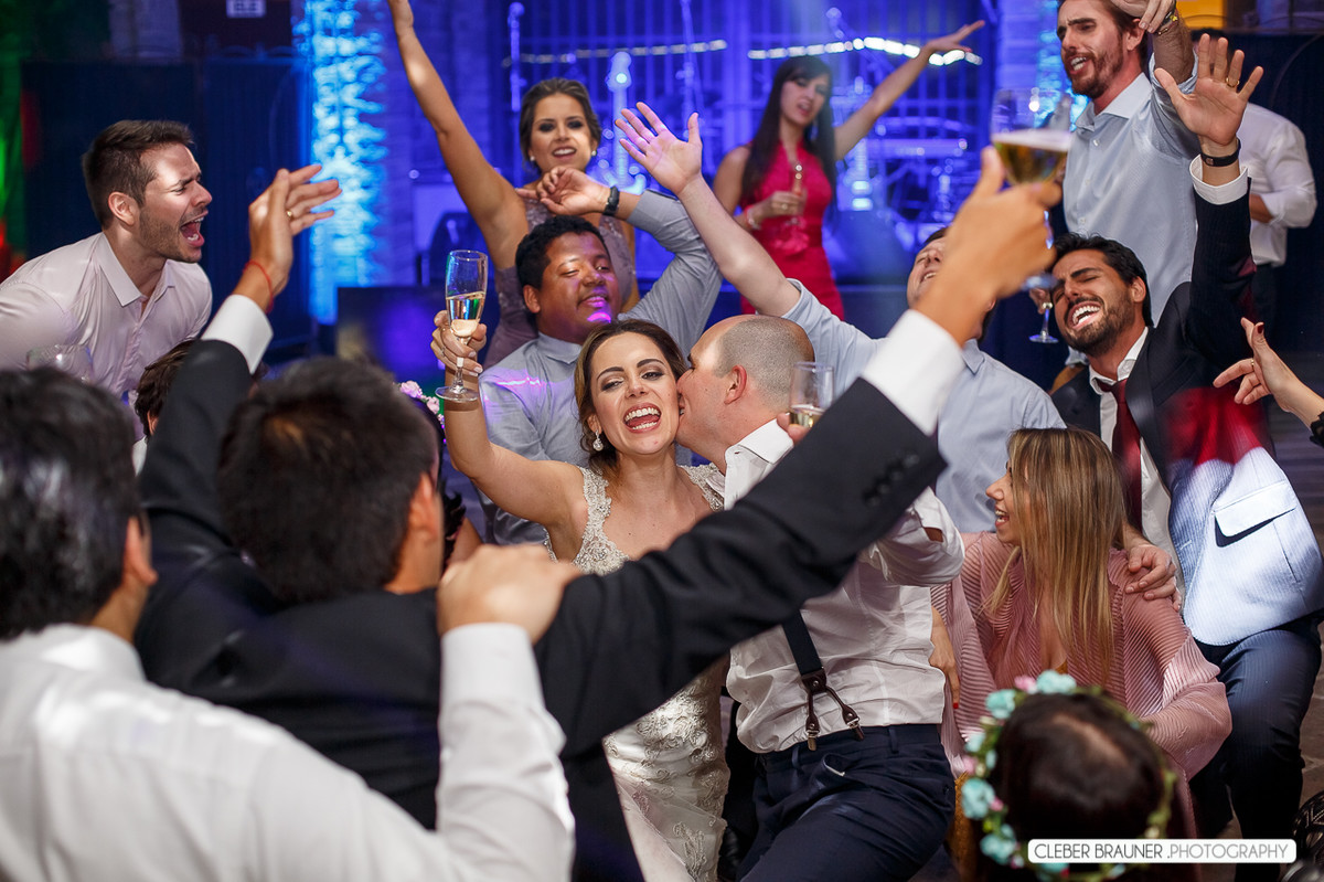 Lindo casamento fotografado na VinicolaCave de Pedra, em Bento Gonçalves na Serra Gaucha, pelo fotógrafo de casamento de Garibaldi Cleber Brauner.