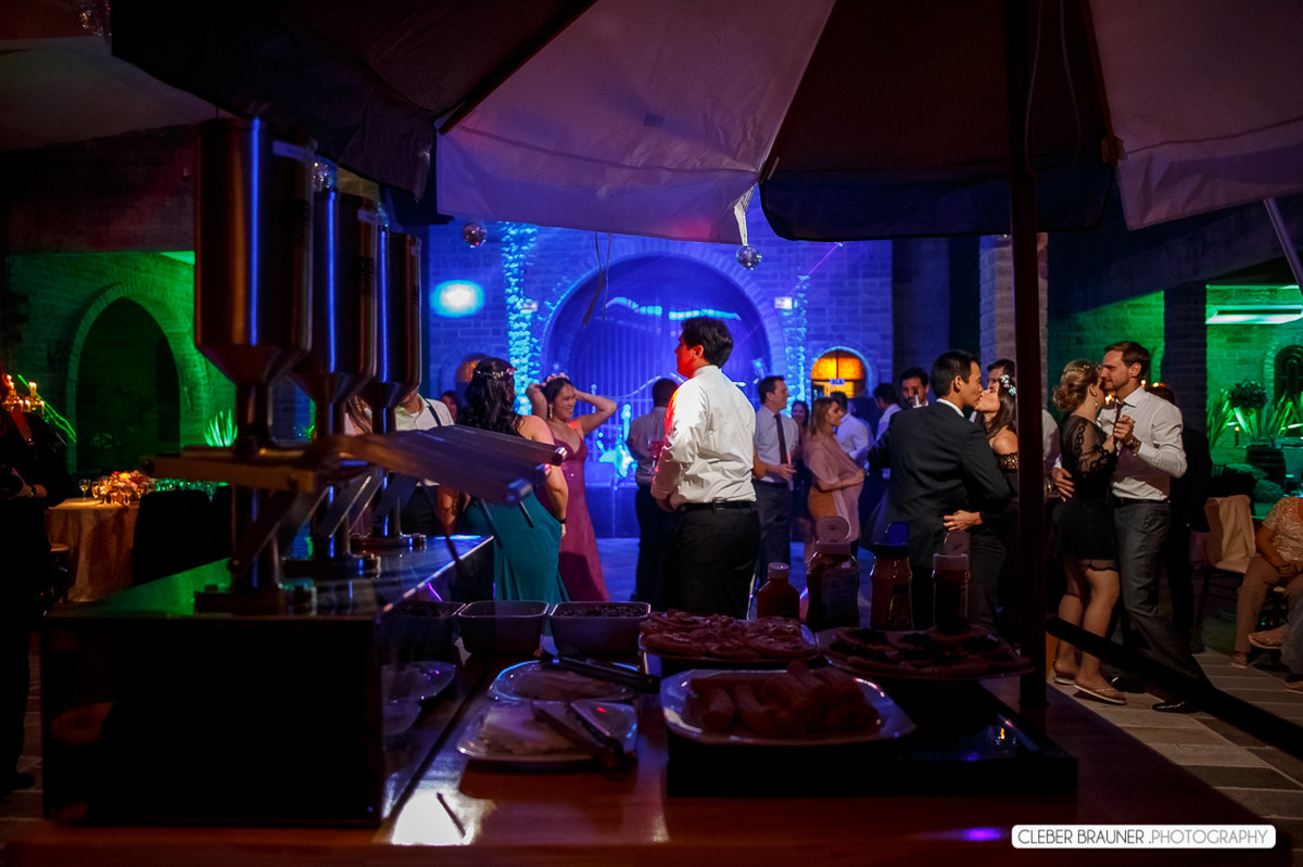 Lindo casamento fotografado na VinicolaCave de Pedra, em Bento Gonçalves na Serra Gaucha, pelo fotógrafo de casamento de Garibaldi Cleber Brauner.