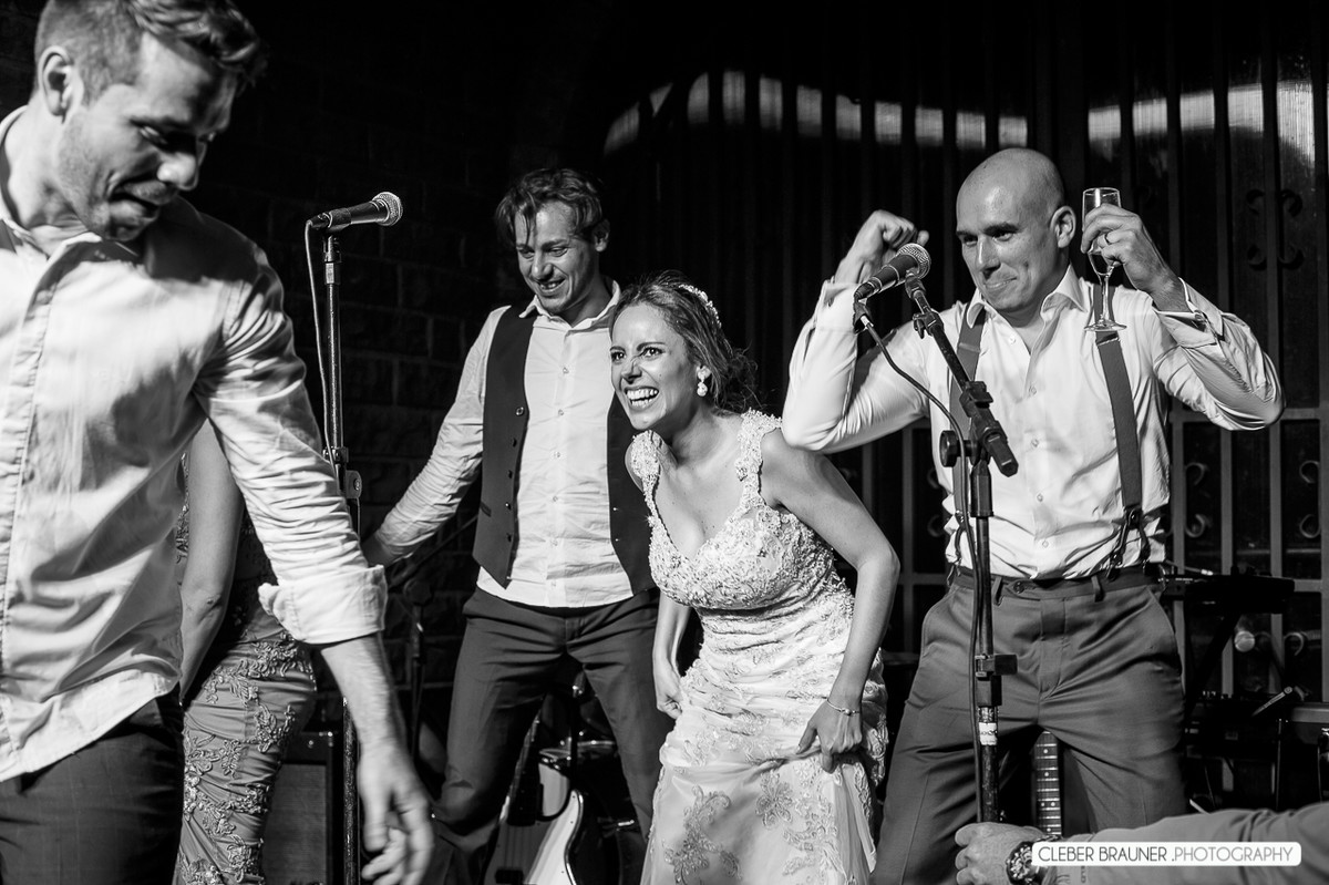 Lindo casamento fotografado na VinicolaCave de Pedra, em Bento Gonçalves na Serra Gaucha, pelo fotógrafo de casamento de Garibaldi Cleber Brauner.