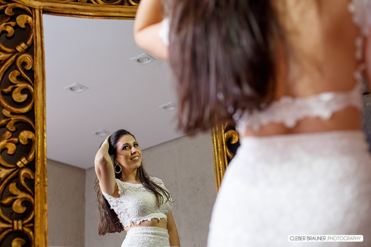 Lindo ensaio de casal, estilo trash the dress, fotos feitas pelo fotógrafo Cleber Brauner, o ensaio foi realizado na Caza Wilfrido em Gramado -Rs