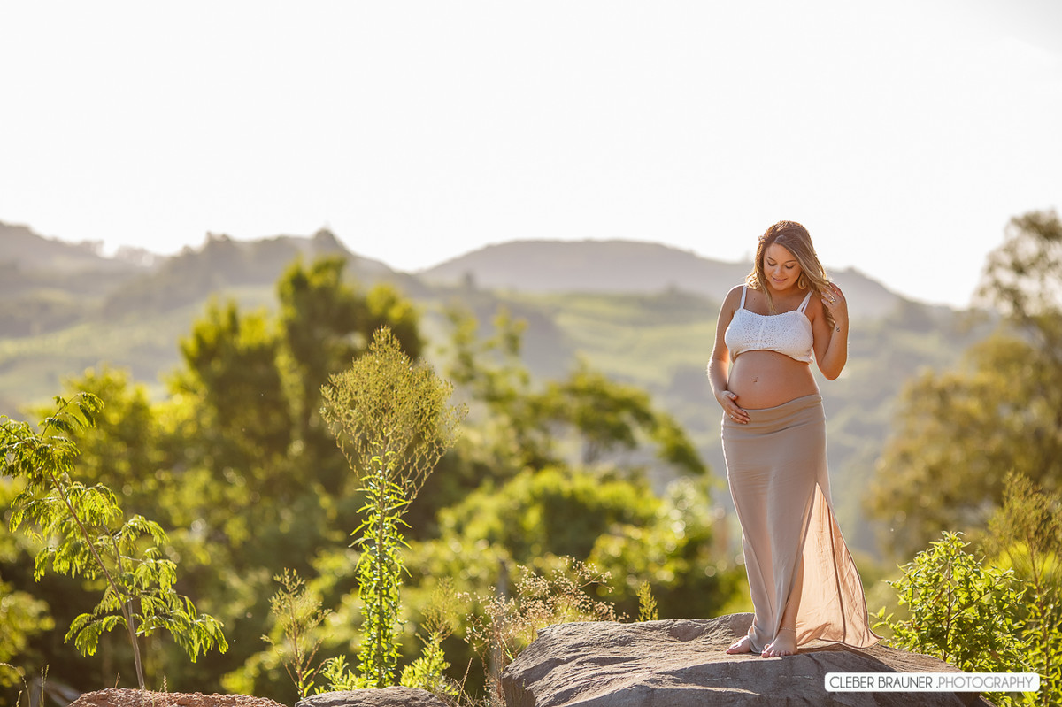 Lindo ensaio gestante fotografado na vinicola valduga em Bento Gonçalves Rs, pelo fotógrafo de casamento de Caxias do Sul Cleber Brauner