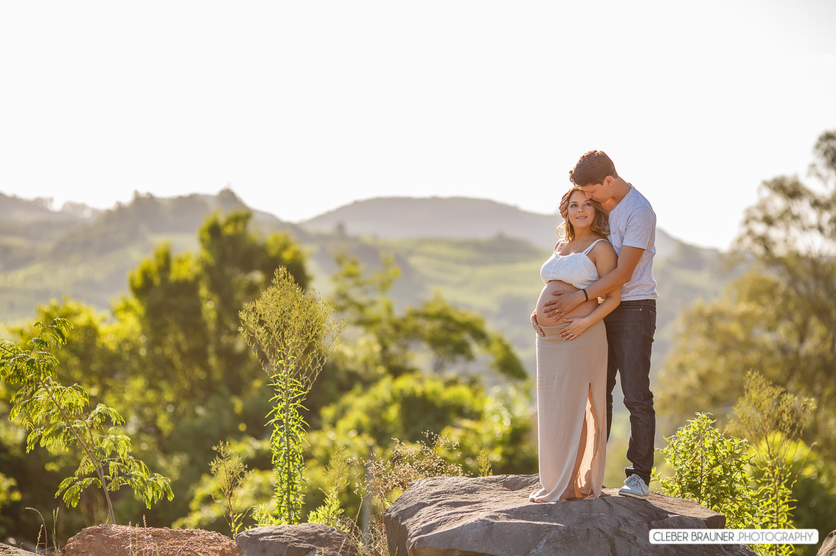 Lindo ensaio gestante fotografado na vinicola valduga em Bento Gonçalves Rs, pelo fotógrafo de casamento de Caxias do Sul Cleber Brauner