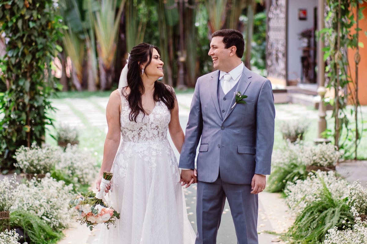 Casamento no Espaço Ravena Garden da Simone e do Charles registrado pela Amazing Fotografia