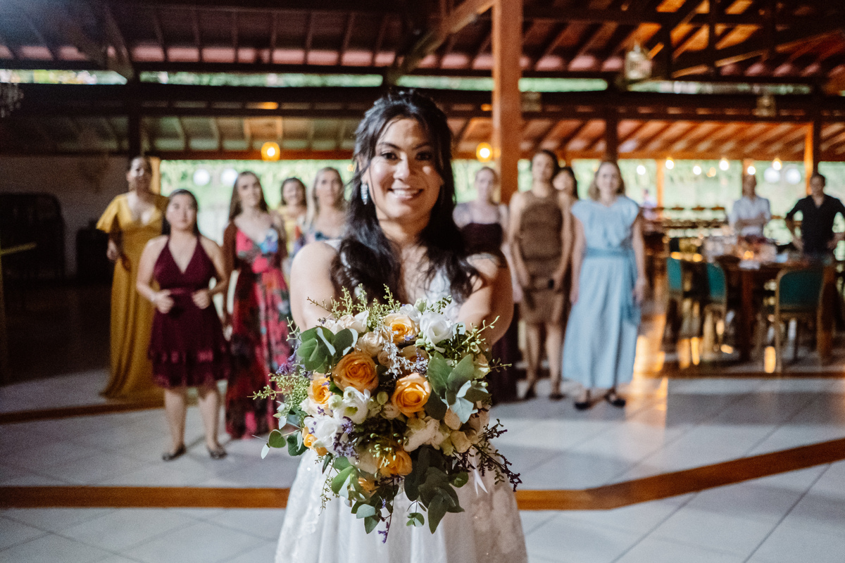 Casamento no Espaço Ravena Garden da Simone e do Charles registrado pela Amazing Fotografia