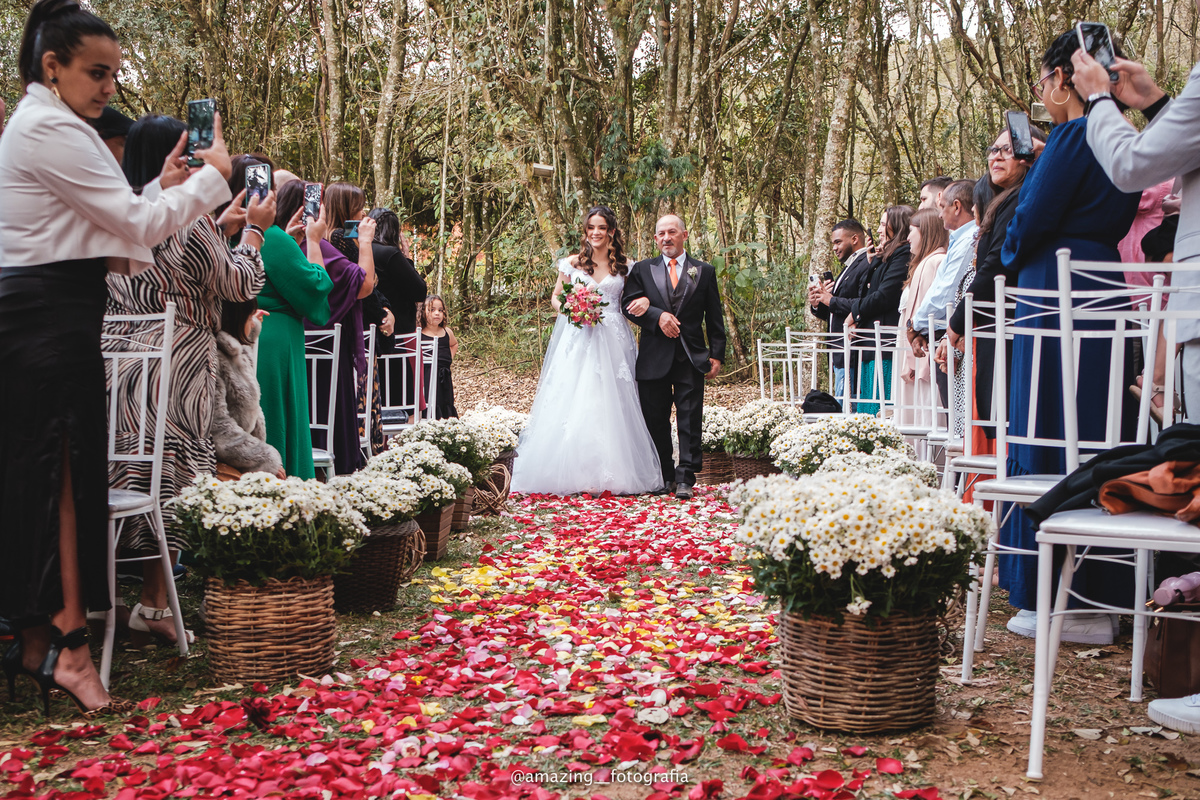 Casamento no espaço Sítio Florentino da Giovanna e do Maiko 