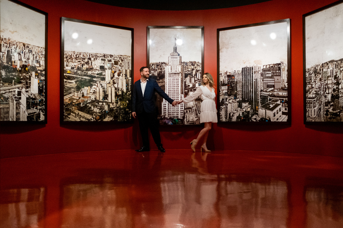 Ensaio Pre Wedding no Farol Santander no Centro de São Paulo da Isabelle e do Mauricio
