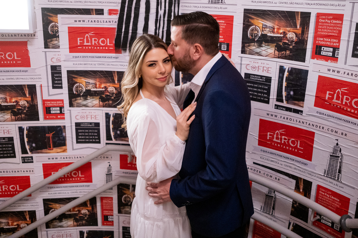 Ensaio Pre Wedding no Farol Santander no Centro de São Paulo da Isabelle e do Mauricio