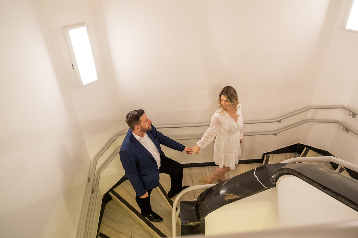 Ensaio Pre Wedding no Farol Santander no Centro de São Paulo da Isabelle e do Mauricio