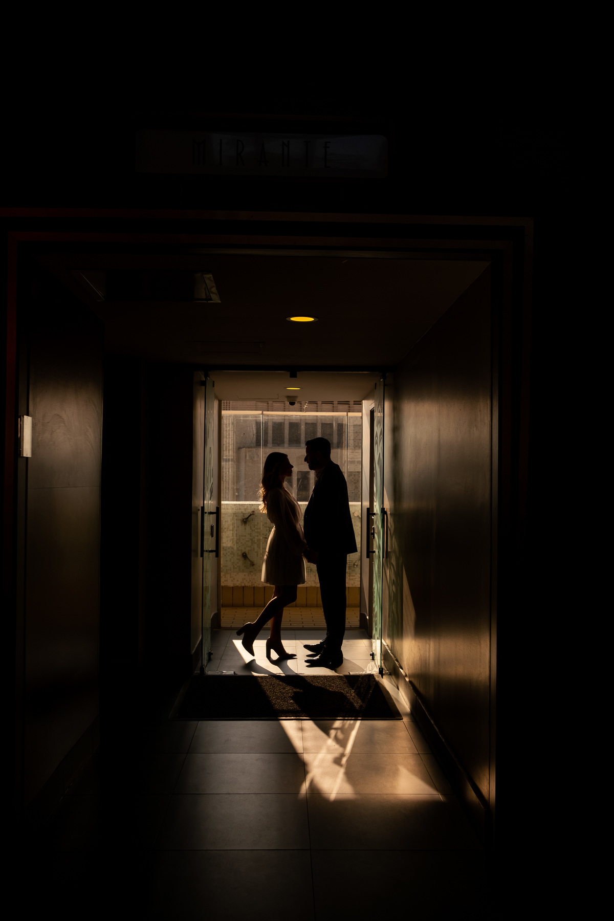 Ensaio Pre Wedding no Farol Santander no Centro de São Paulo da Isabelle e do Mauricio