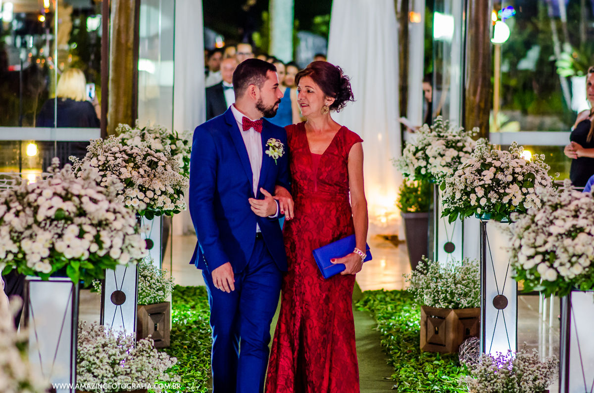 Filmes de Casamentos para emocionar o seu coração no Sitio Mon Chale com a entrada do noivo Rafael