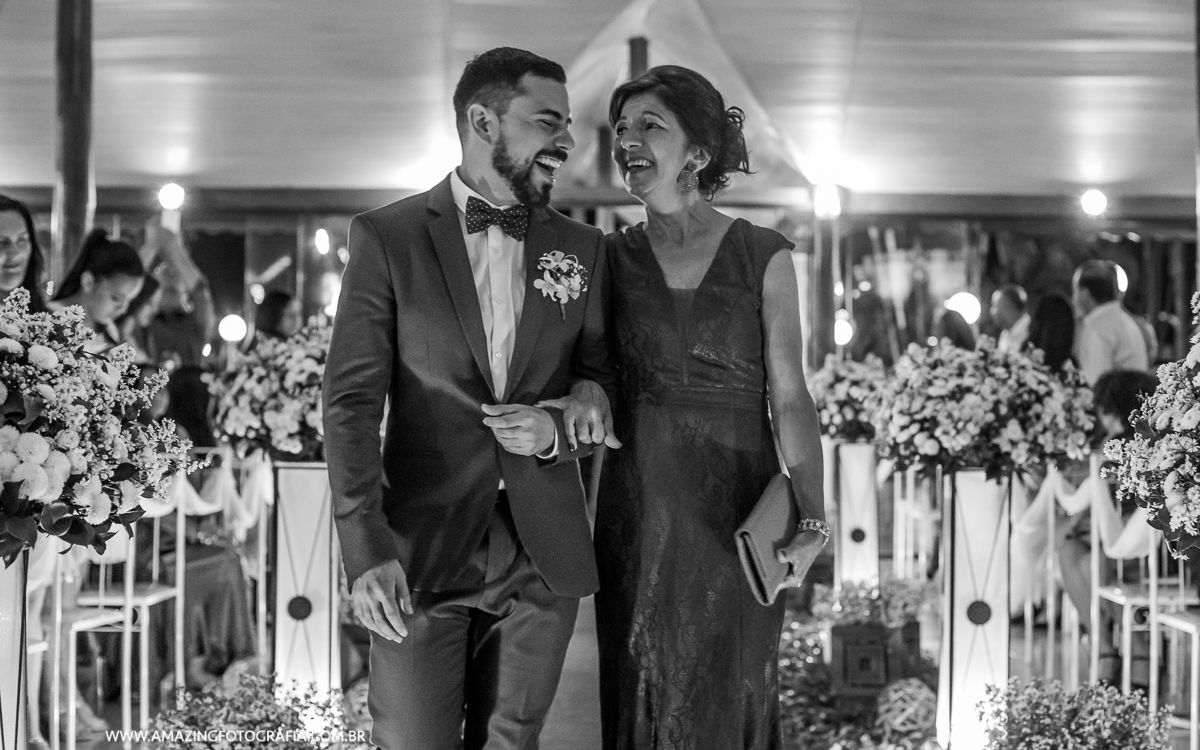 Noivo Muito feliz com a Fotografia de Casamento da Amazing Fotografia