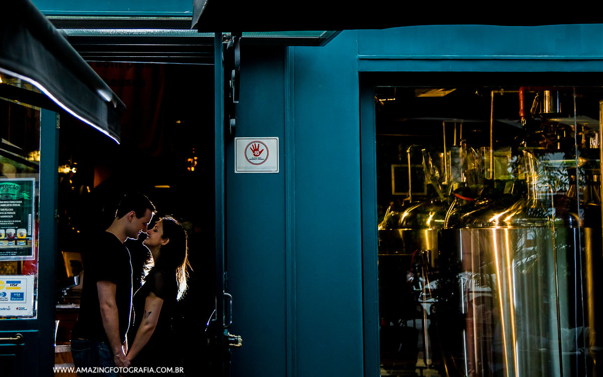 Pre Wedding na cervejaria Les 3 Brasseurs em São Paulo