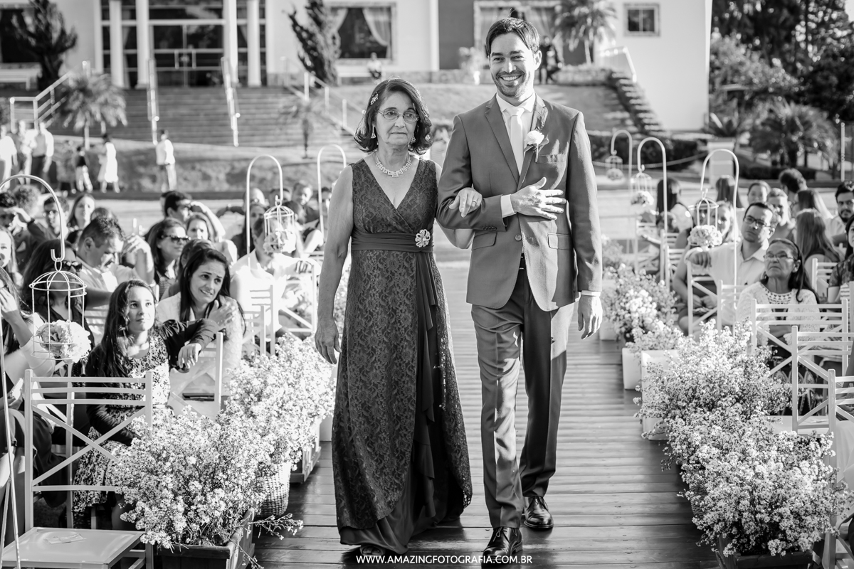 Entrada do Noivo no Casamento da Tais e Leandro na Chácara Torres em que a Amazing Fotografia Fotografou