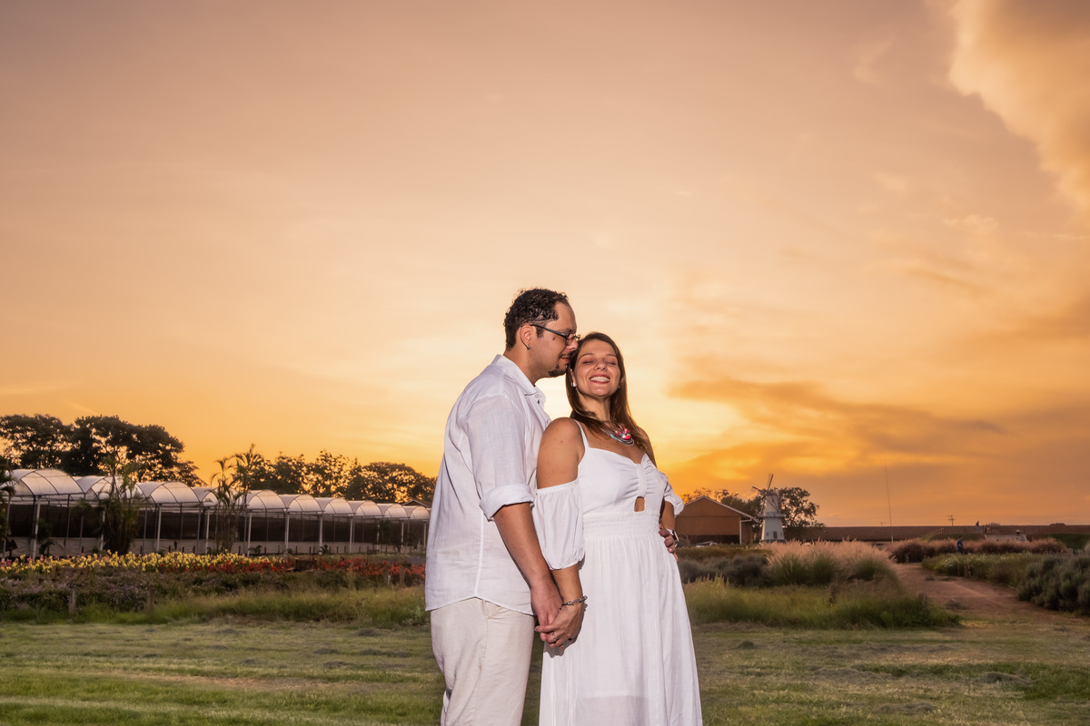 Ensaio Pre Wedding em Holambra da Milena e do Renato