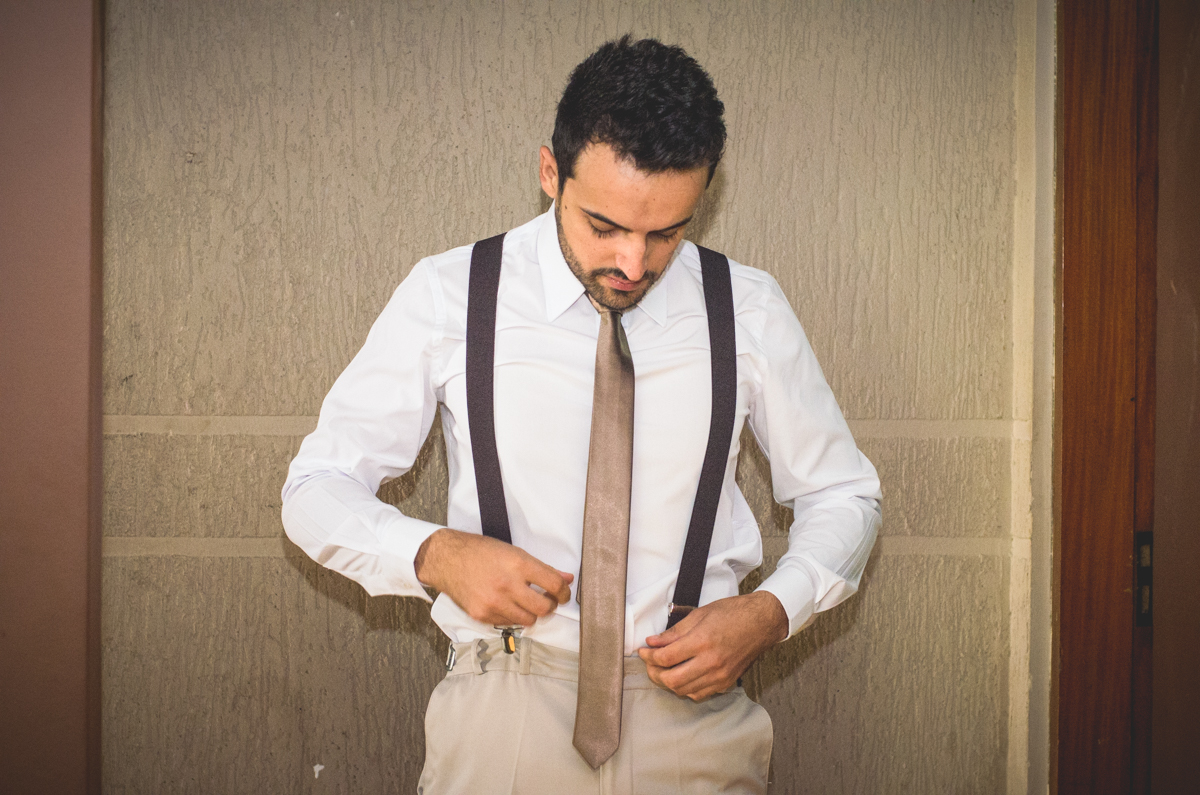 Noivo elegante demais no casamento no Buffet Alpes Serrano