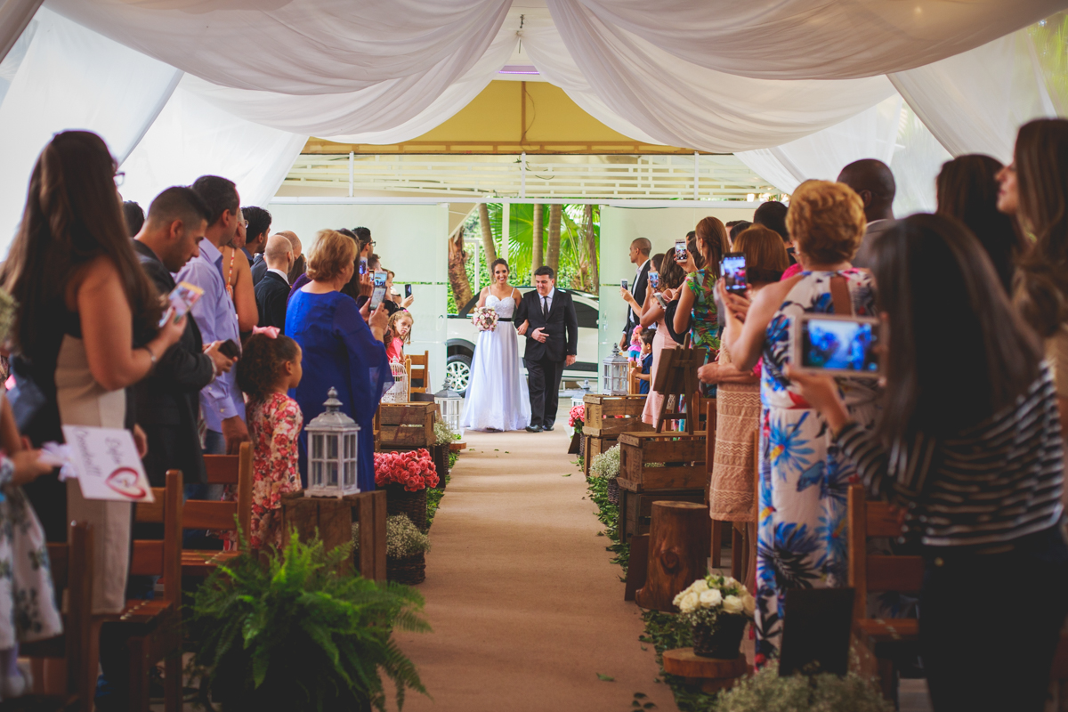 Entrada da Noiva em Mairipora no Buffet Alpes Serrano