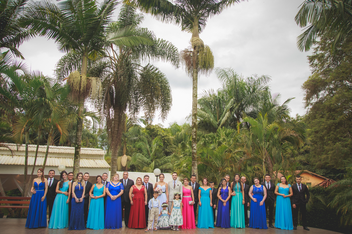 Foto com os padrinhos registrado pela Amazing Fotografia