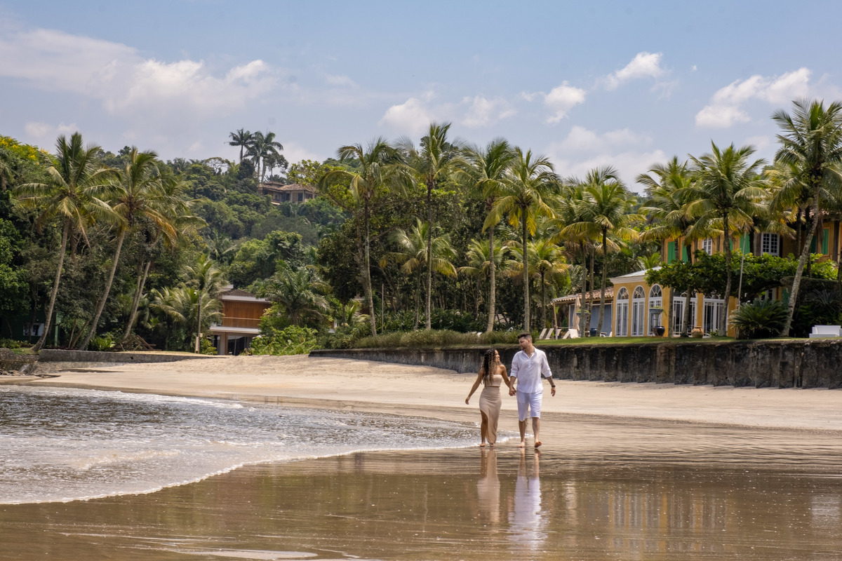 Ensaio Pre Wedding lindo demais feito com a Gisele e com o Hericles na praia das Conchas e na Praia de Iporanga no Guaruja, litoral de São Paulo. 