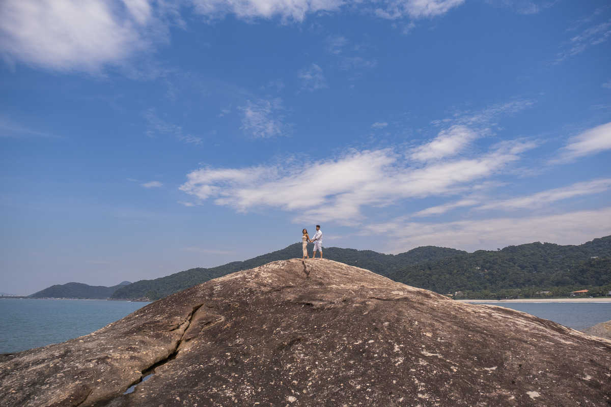 Ensaio Pre Wedding lindo demais feito com a Gisele e com o Hericles na praia das Conchas e na Praia de Iporanga no Guaruja, litoral de São Paulo. 