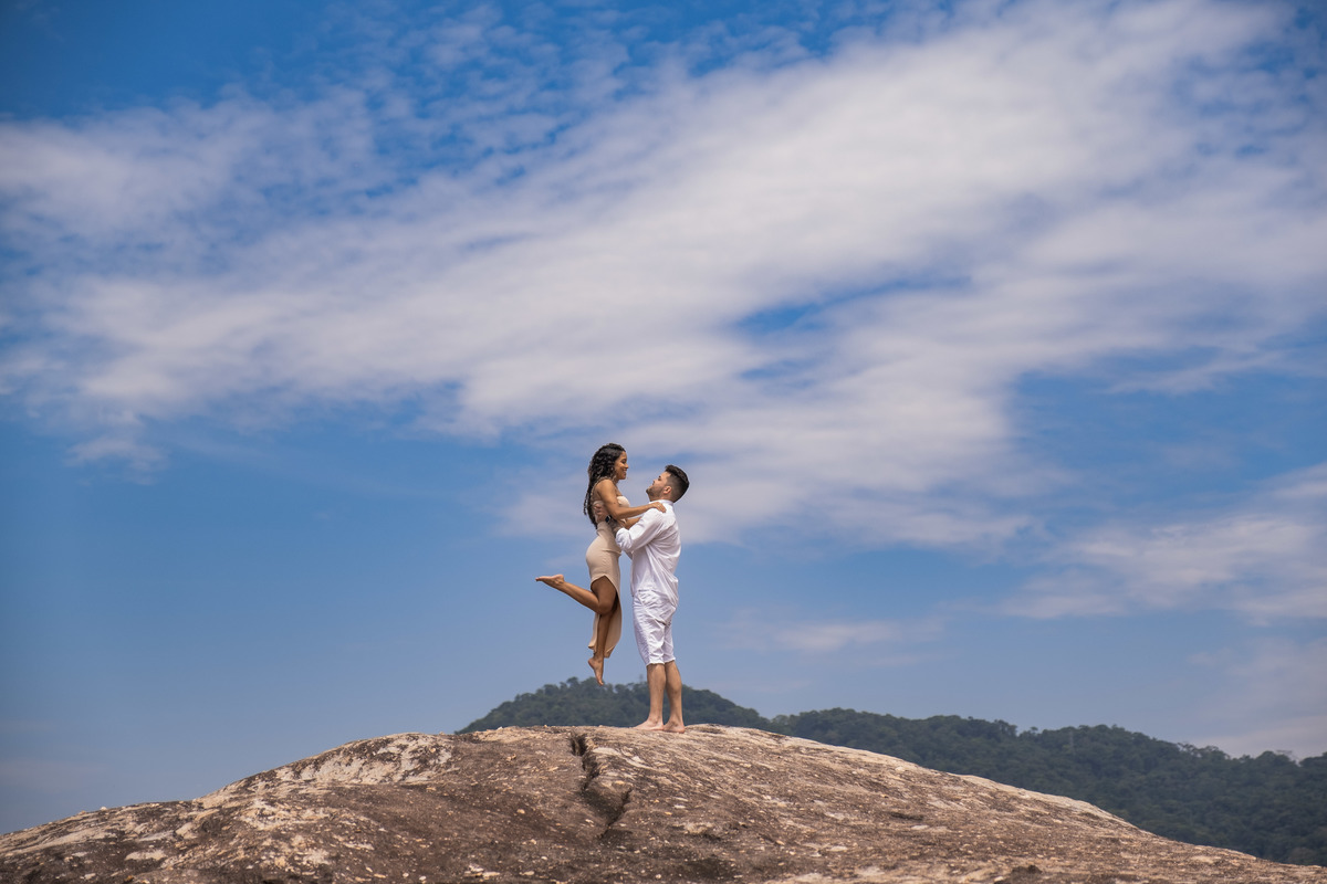 Ensaio Pre Wedding lindo demais feito com a Gisele e com o Hericles na praia das Conchas e na Praia de Iporanga no Guaruja, litoral de São Paulo. 