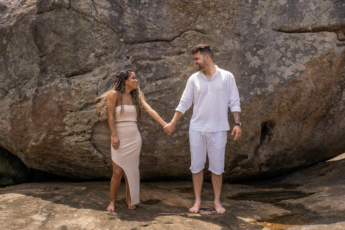 Ensaio Pre Wedding lindo demais feito com a Gisele e com o Hericles na praia das Conchas e na Praia de Iporanga no Guaruja, litoral de São Paulo. 
