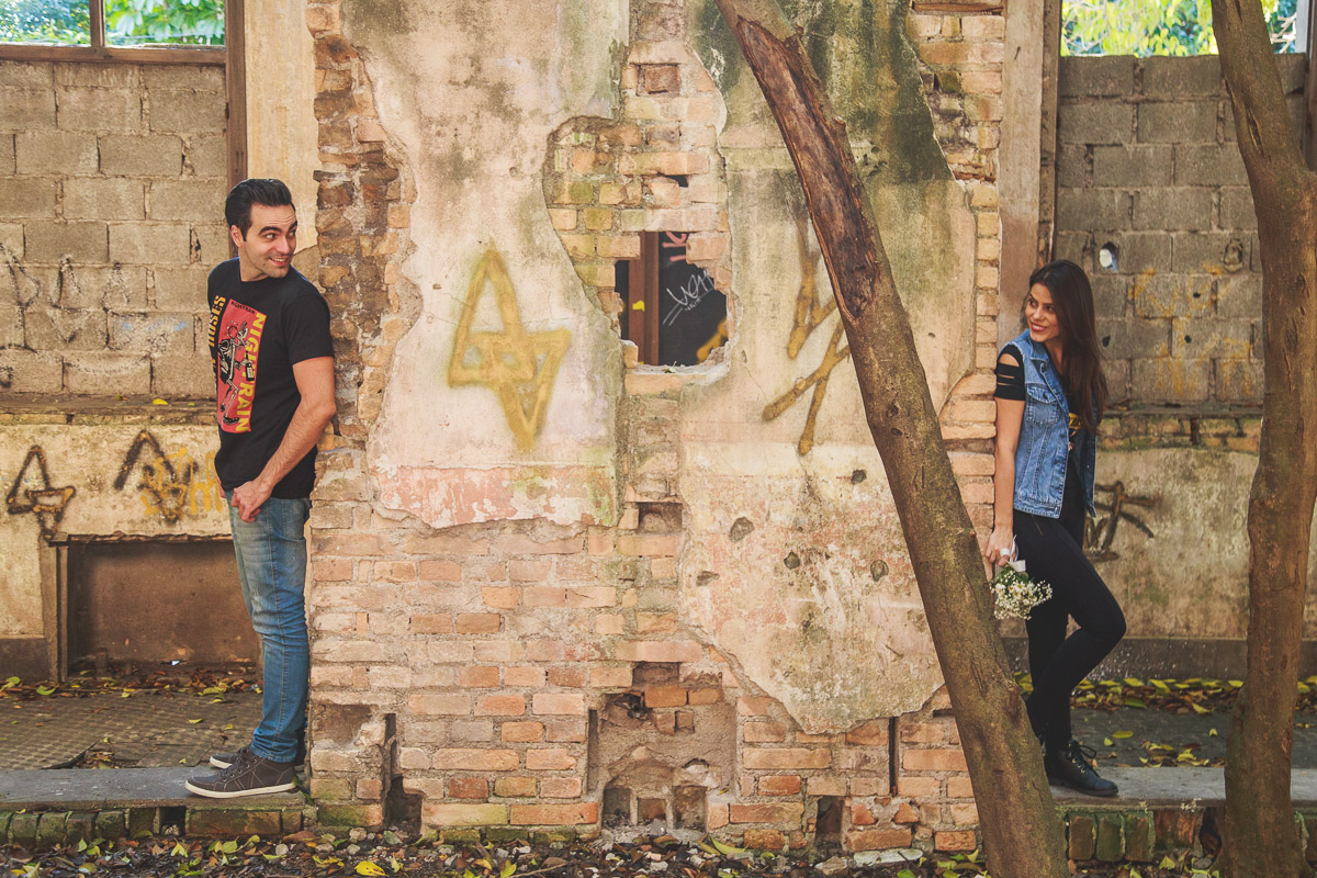 Ensaio de Casais feito pela Amazing Fotografia feito na Vila Maria Zelia no Belenzinho em São Paulo