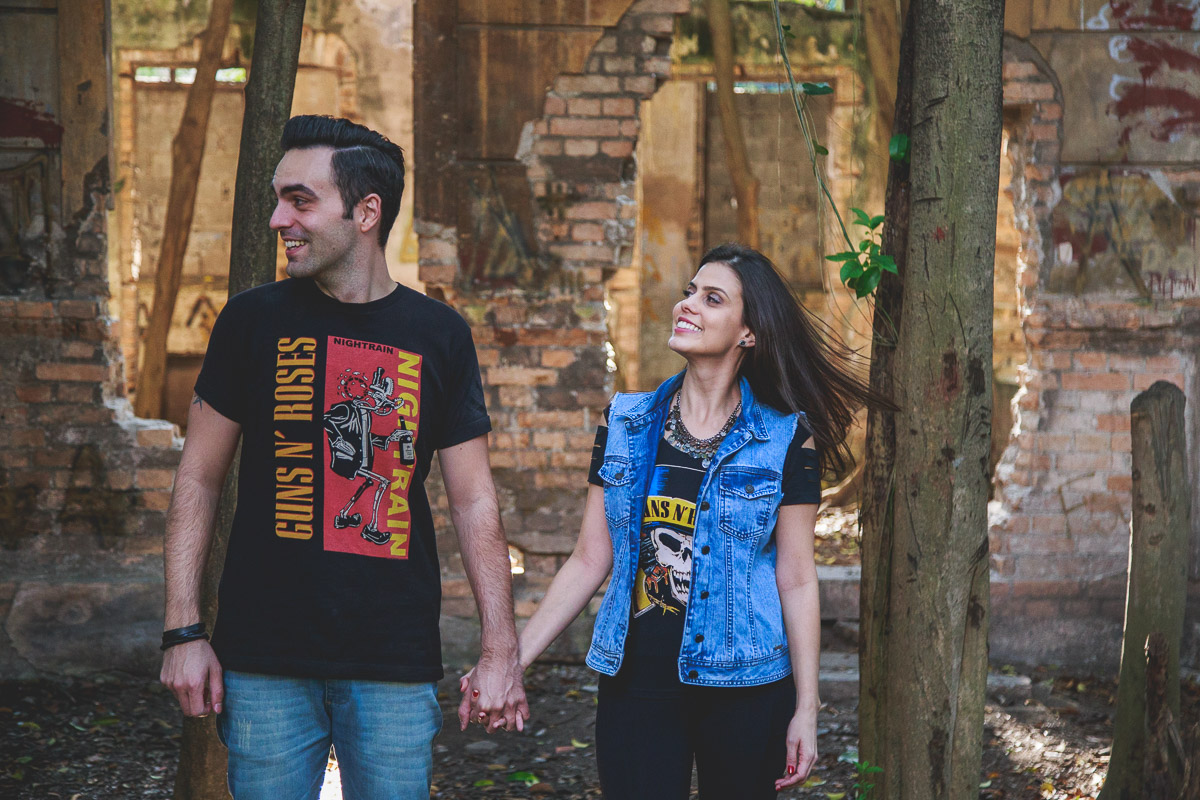 Amazing Fotografia realizado o ensaio de casal da Larissa e do Alan na Vila Maria Zelia