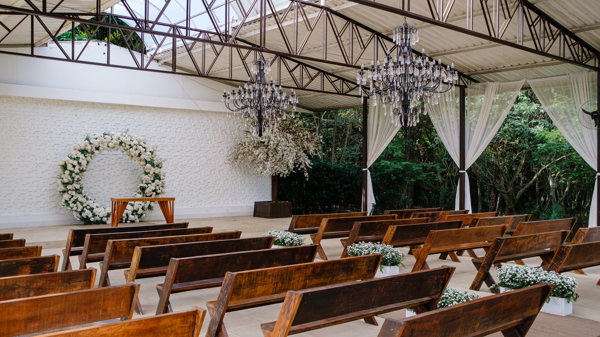 Casamento realizado no Quinta dos Pinheiros da Talissa e do Renato 