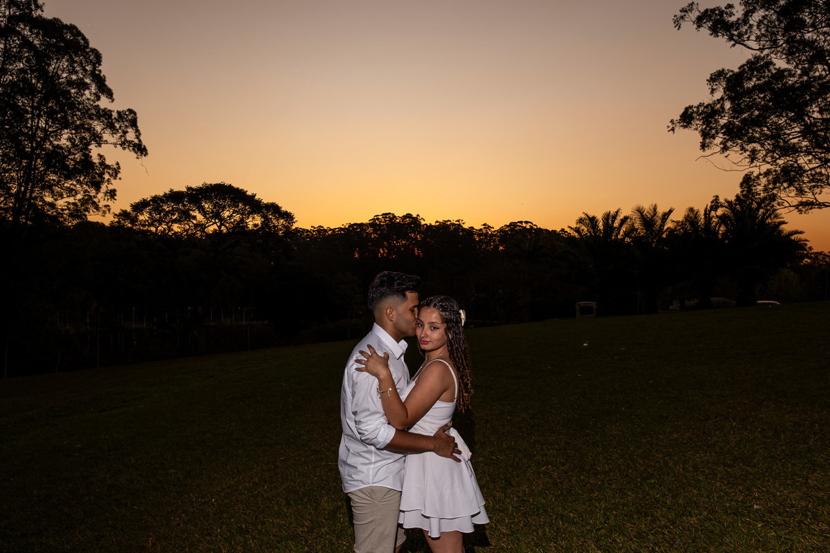 Ensaio Pre Wedding da Kerolyn e do Vinícius realizado no Parque do Carmo