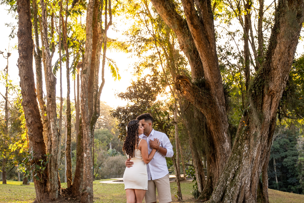 Ensaio Pre Wedding da Kerolyn e do Vinícius realizado no Parque do Carmo