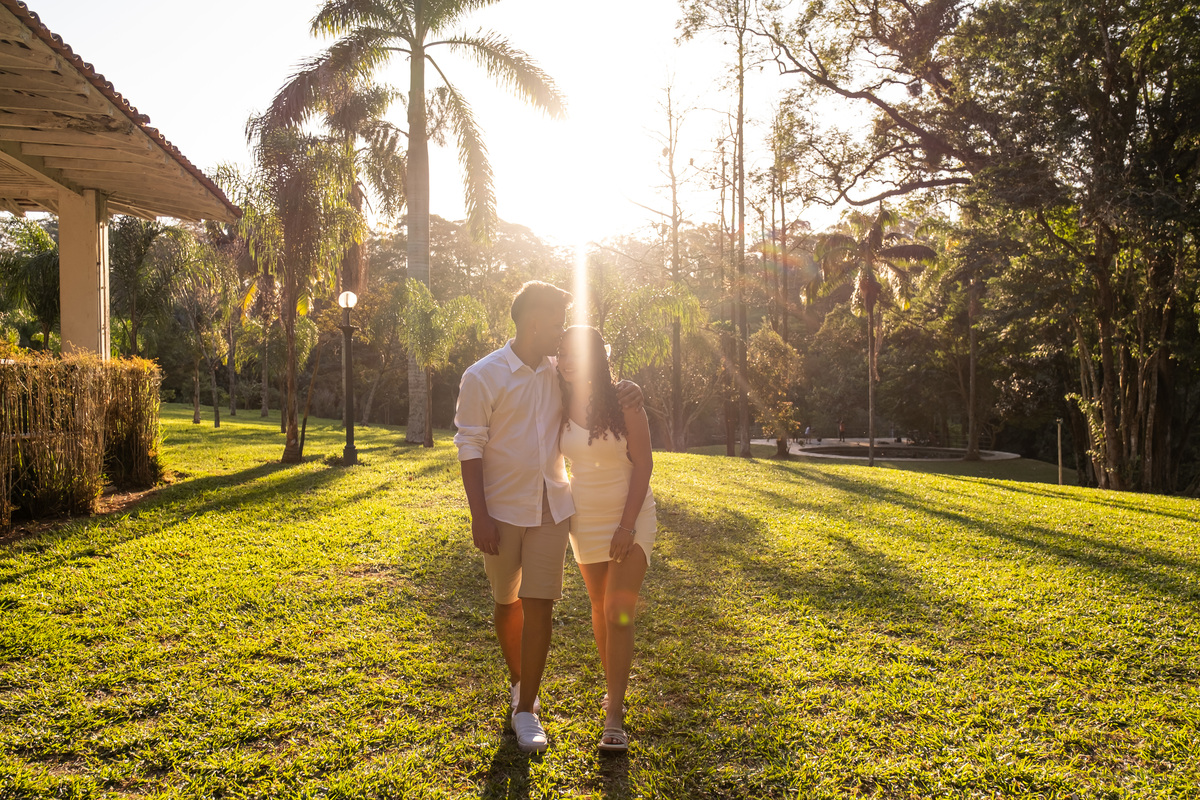Ensaio Pre Wedding da Kerolyn e do Vinícius realizado no Parque do Carmo