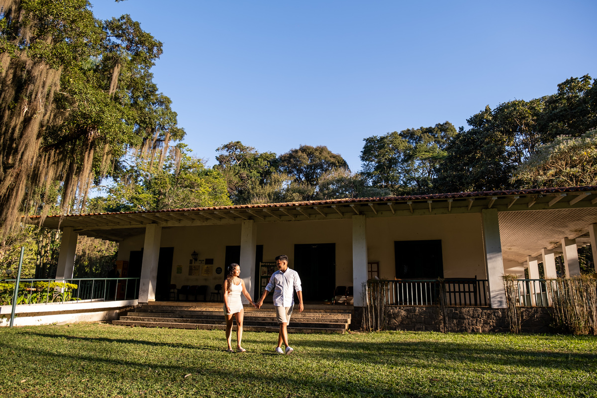 Ensaio Pre Wedding da Kerolyn e do Vinícius realizado no Parque do Carmo