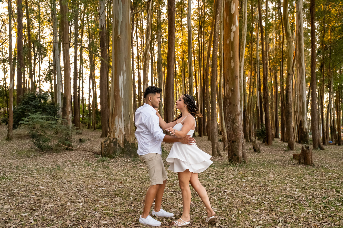 Ensaio Pre Wedding da Kerolyn e do Vinícius realizado no Parque do Carmo