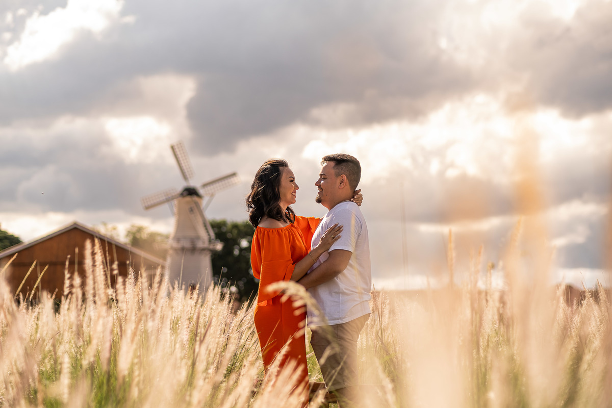 Ensaio Pre Wedding realizado em Holambra da Andressa e do Murilo