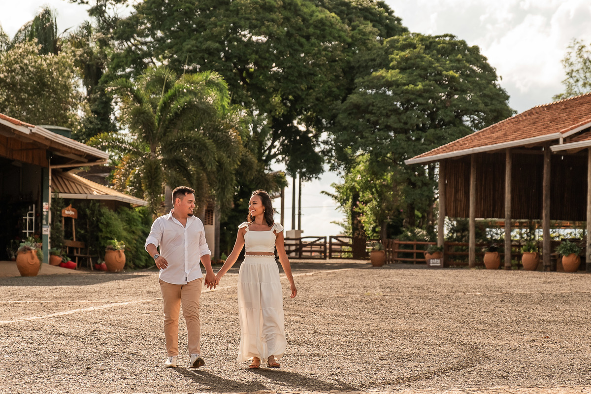 Ensaio Pre Wedding realizado em Holambra da Andressa e do Murilo