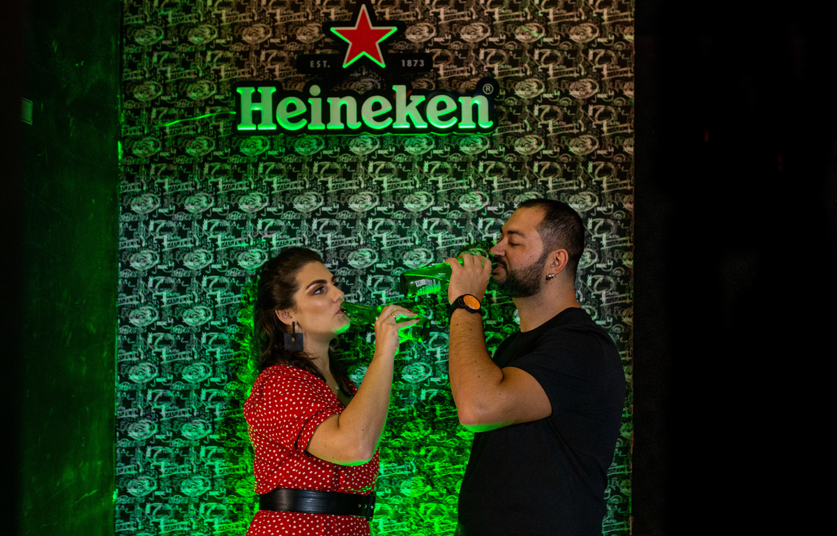 Ensaio Pre Wedding na Cervejaria Old Town da Mari e do Rondinelly 