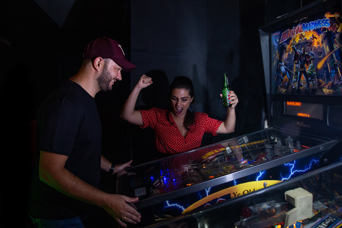 Ensaio Pre Wedding na Cervejaria Old Town da Mari e do Rondinelly 