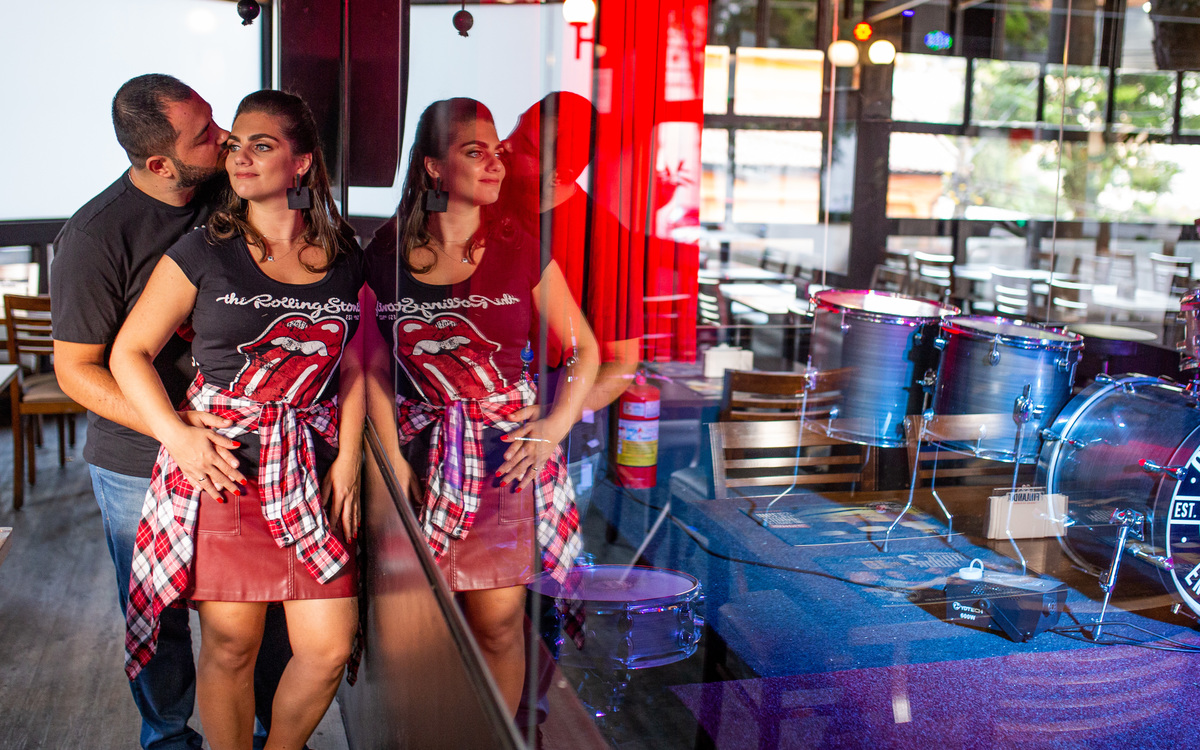 Ensaio Pre Wedding na Cervejaria Old Town da Mari e do Rondinelly 