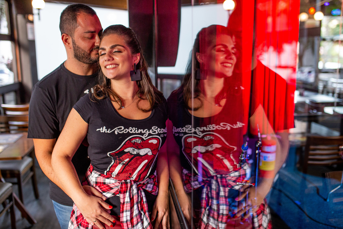 Ensaio Pre Wedding na Cervejaria Old Town da Mari e do Rondinelly 