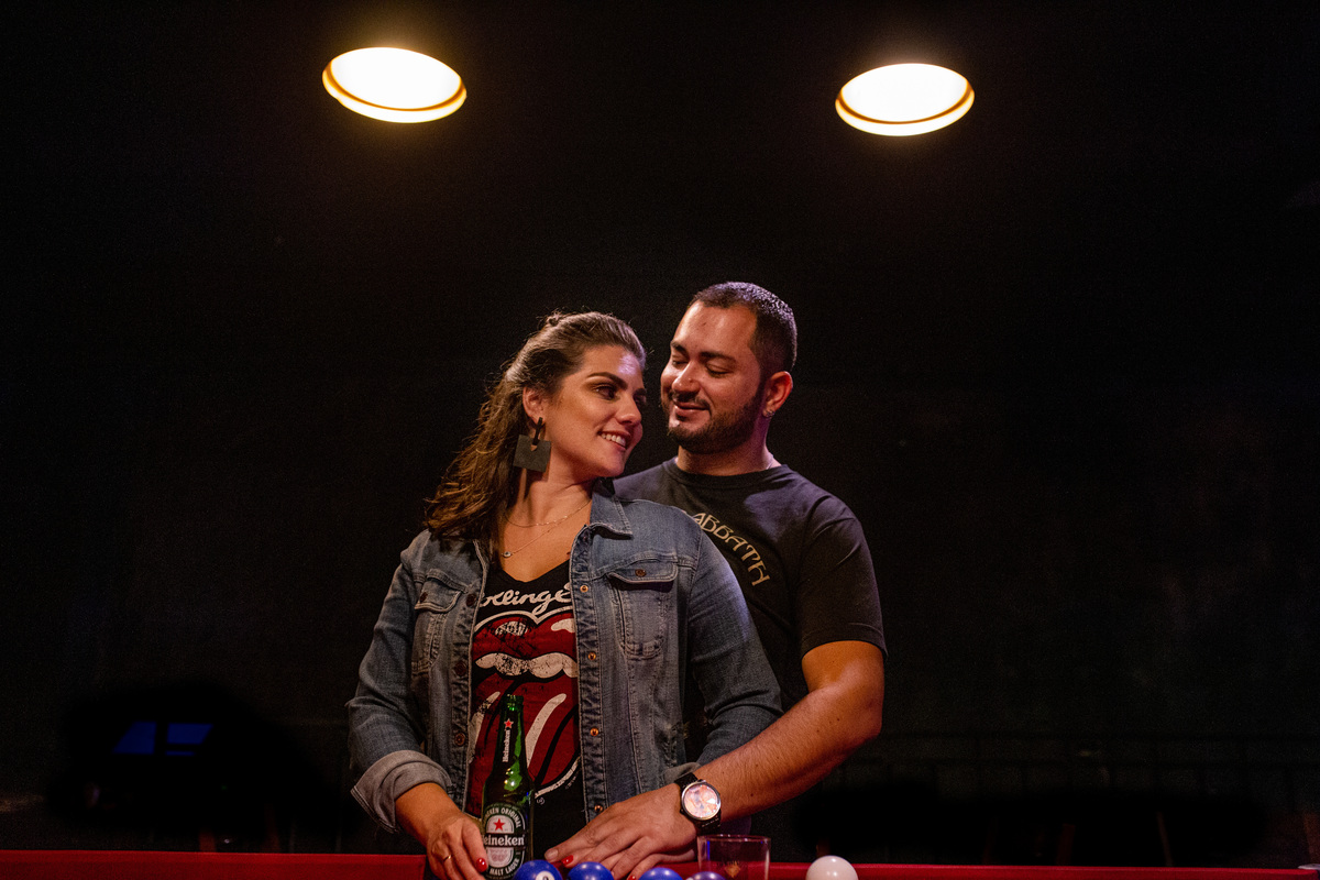 Ensaio Pre Wedding na Cervejaria Old Town da Mari e do Rondinelly 