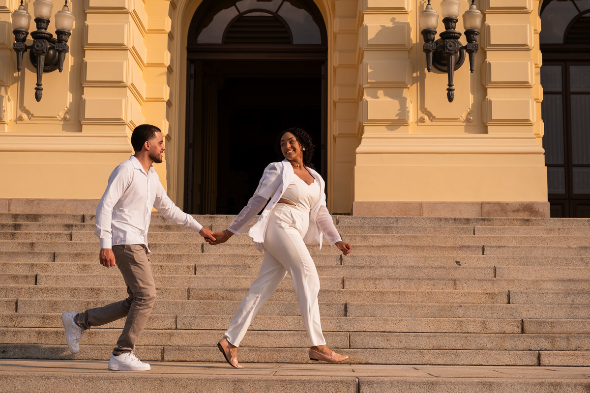 Ensaio Pre Wedding realizado no Museu do Ipiranga da Gleice e do Vinicius
