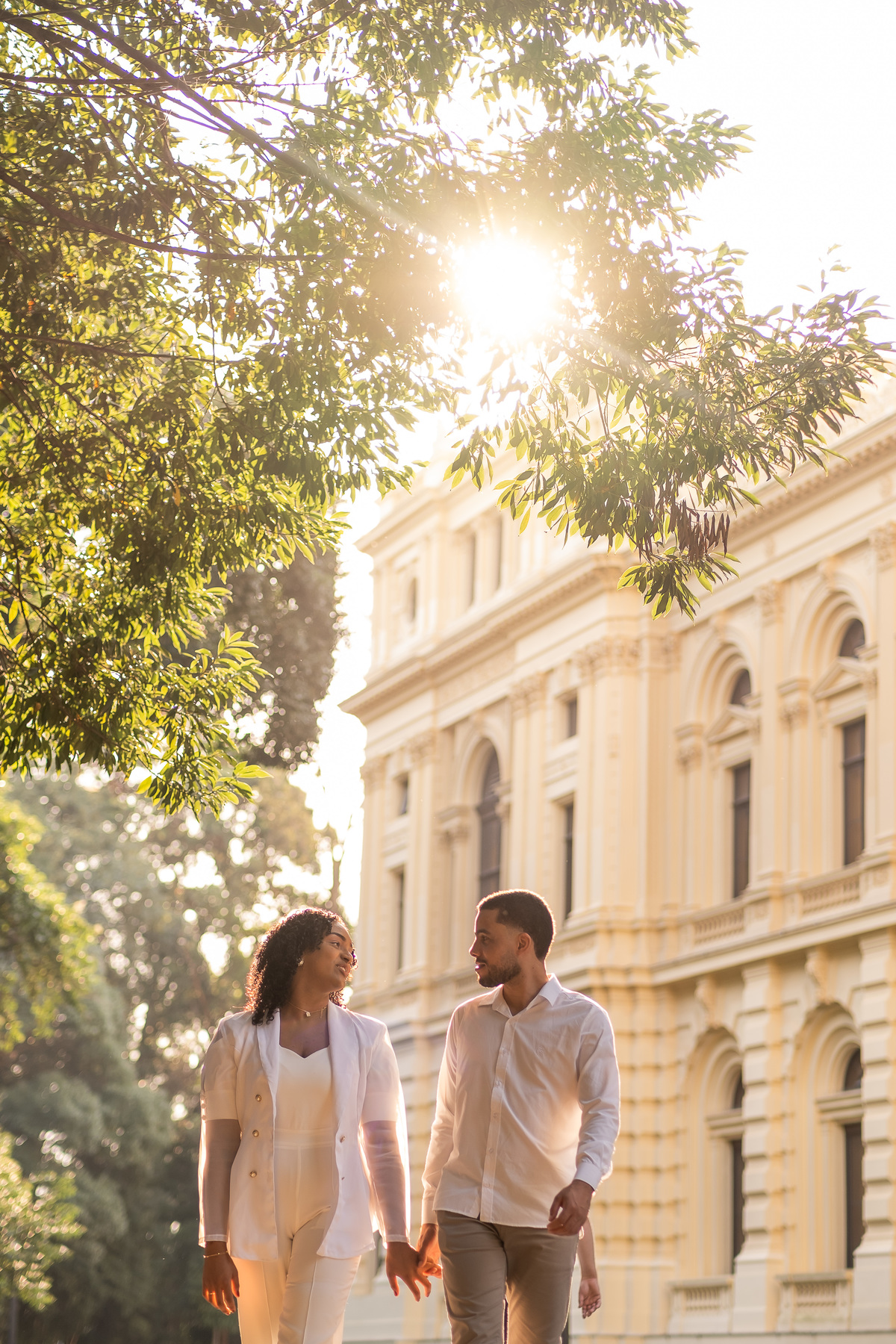 Ensaio Pre Wedding realizado no Museu do Ipiranga da Gleice e do Vinicius