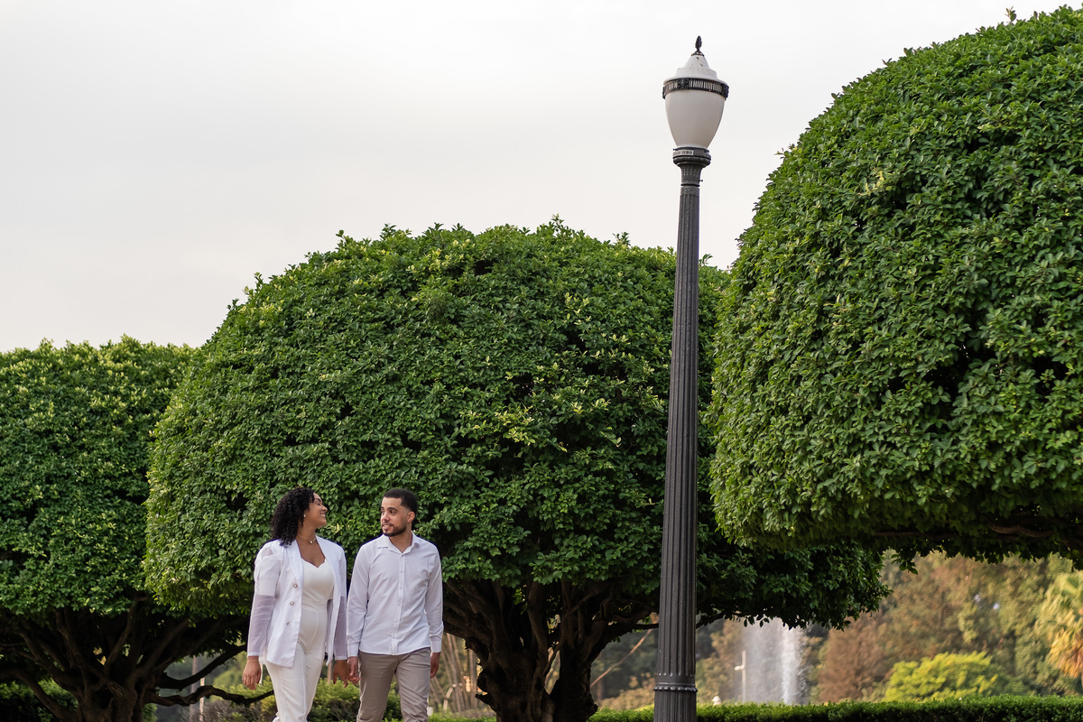 Ensaio Pre Wedding realizado no Museu do Ipiranga da Gleice e do Vinicius