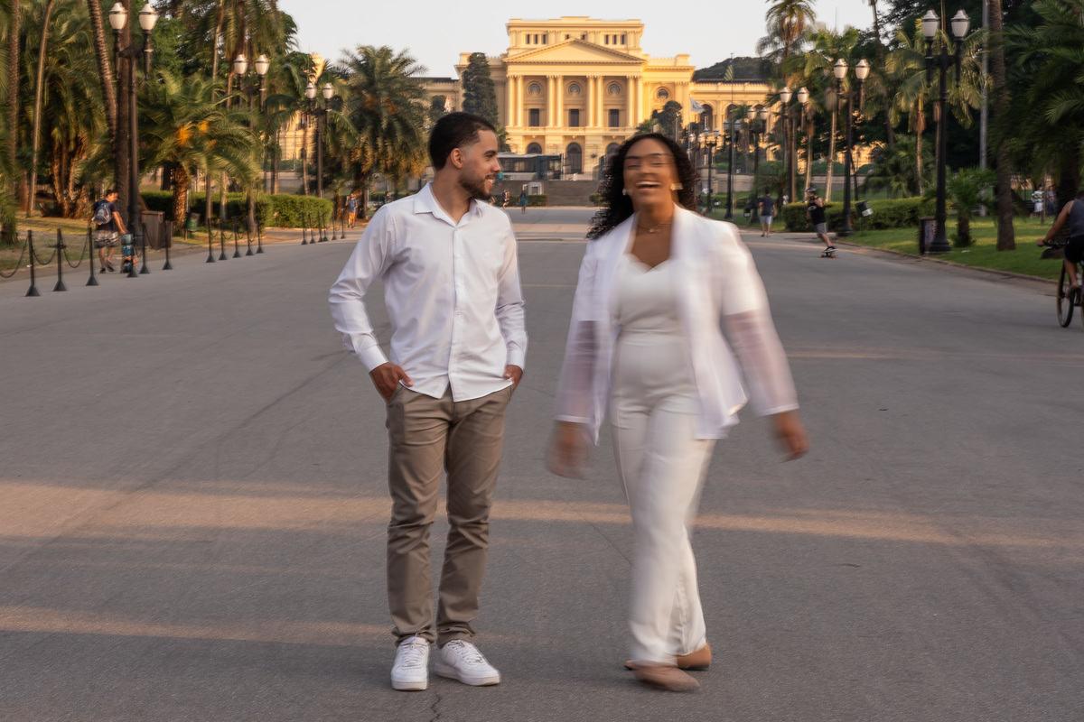Ensaio Pre Wedding realizado no Museu do Ipiranga da Gleice e do Vinicius