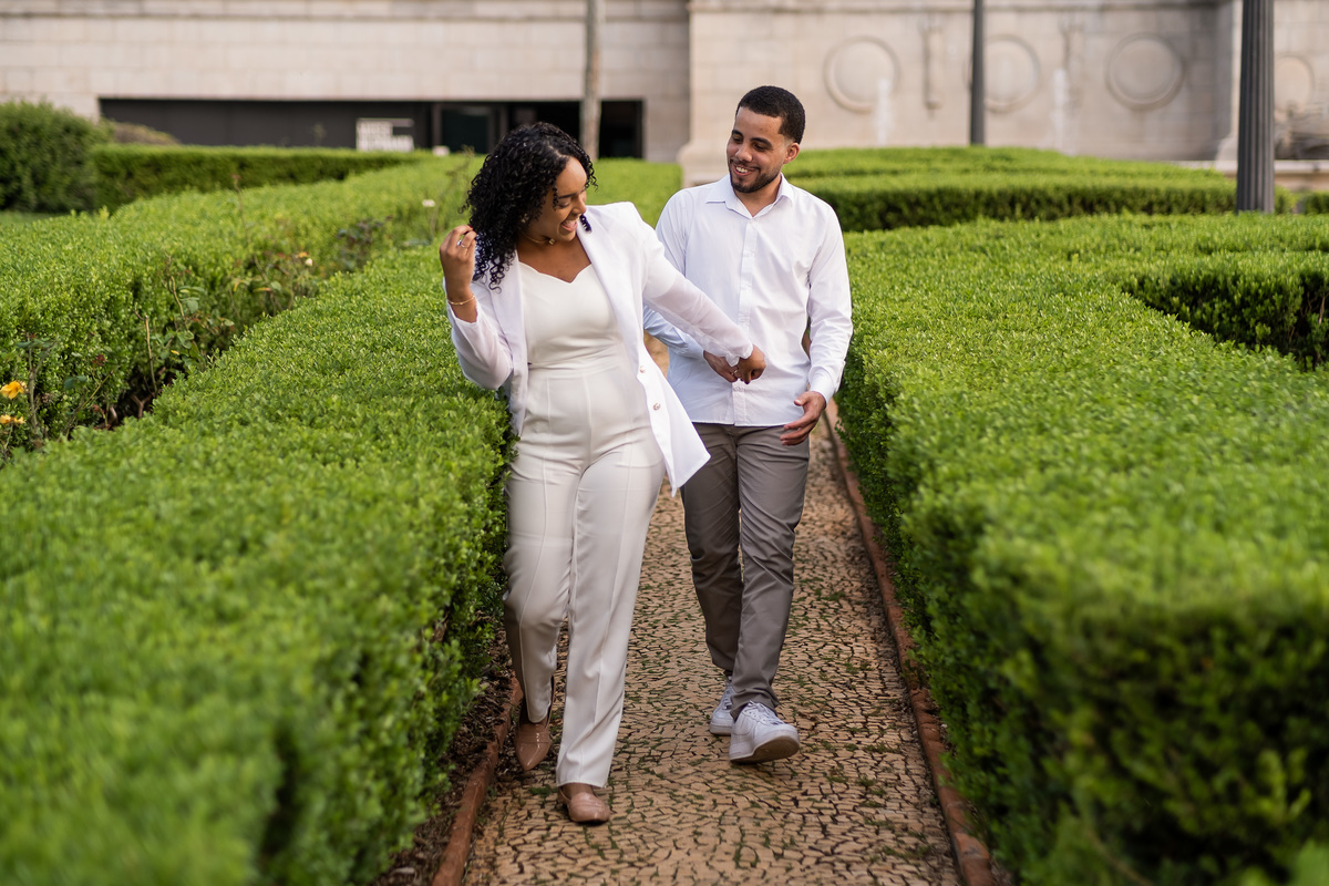 Ensaio Pre Wedding realizado no Museu do Ipiranga da Gleice e do Vinicius