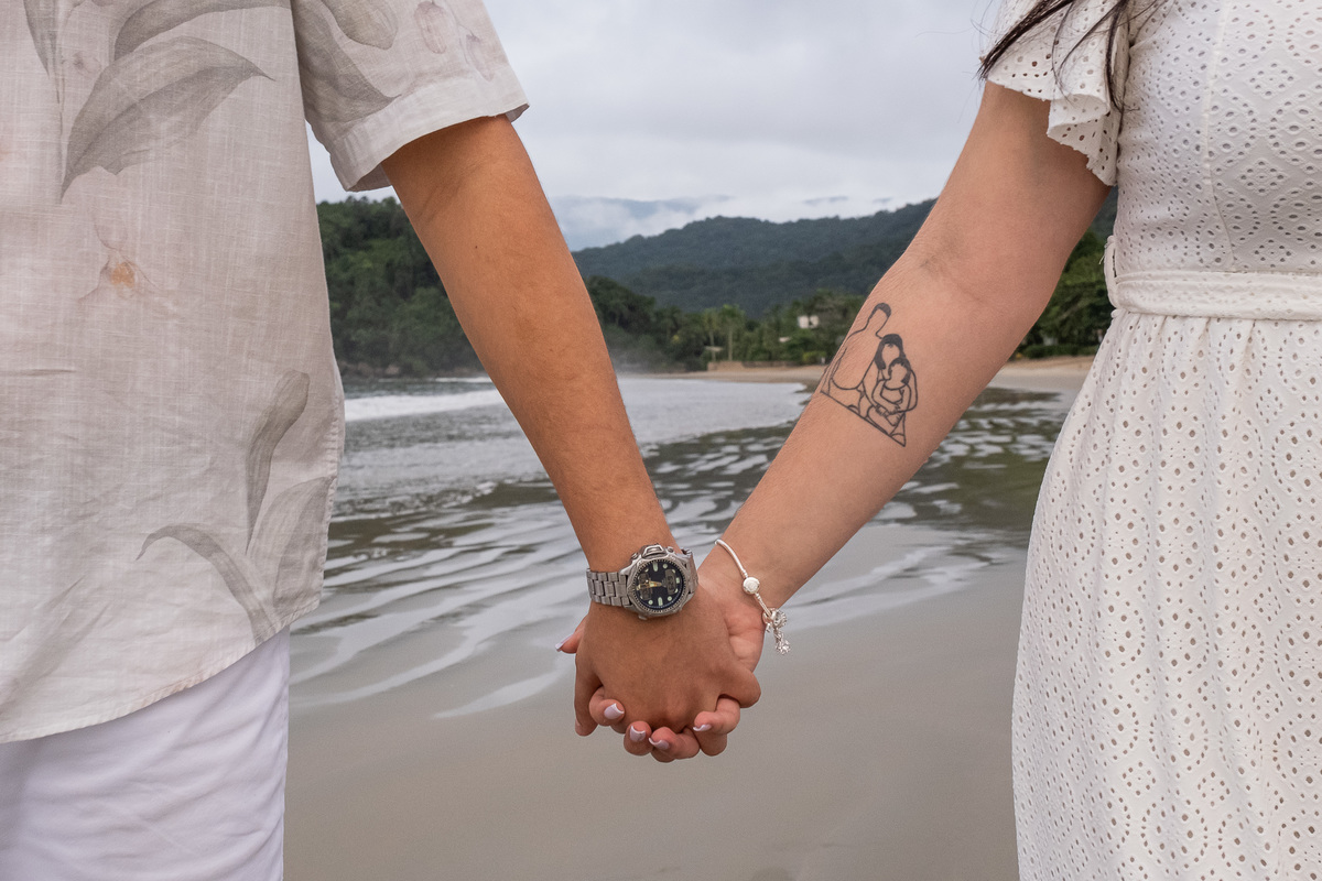 Ensaio Pre Wedding realizado na Praia do Lazaro em Ubatuba da Taynara e do Gabriel 